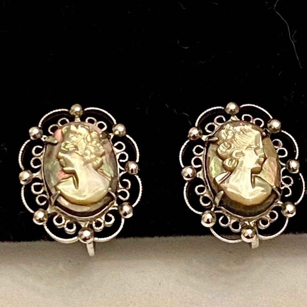 Vintage Cameo earring sterling silver clip earring